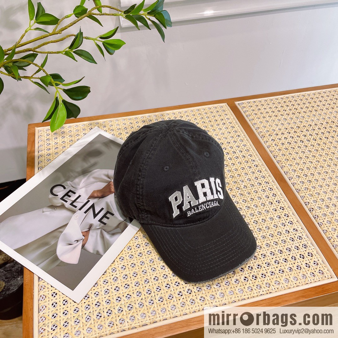 BALENCIAGA Balenciaga's new logo baseball cap