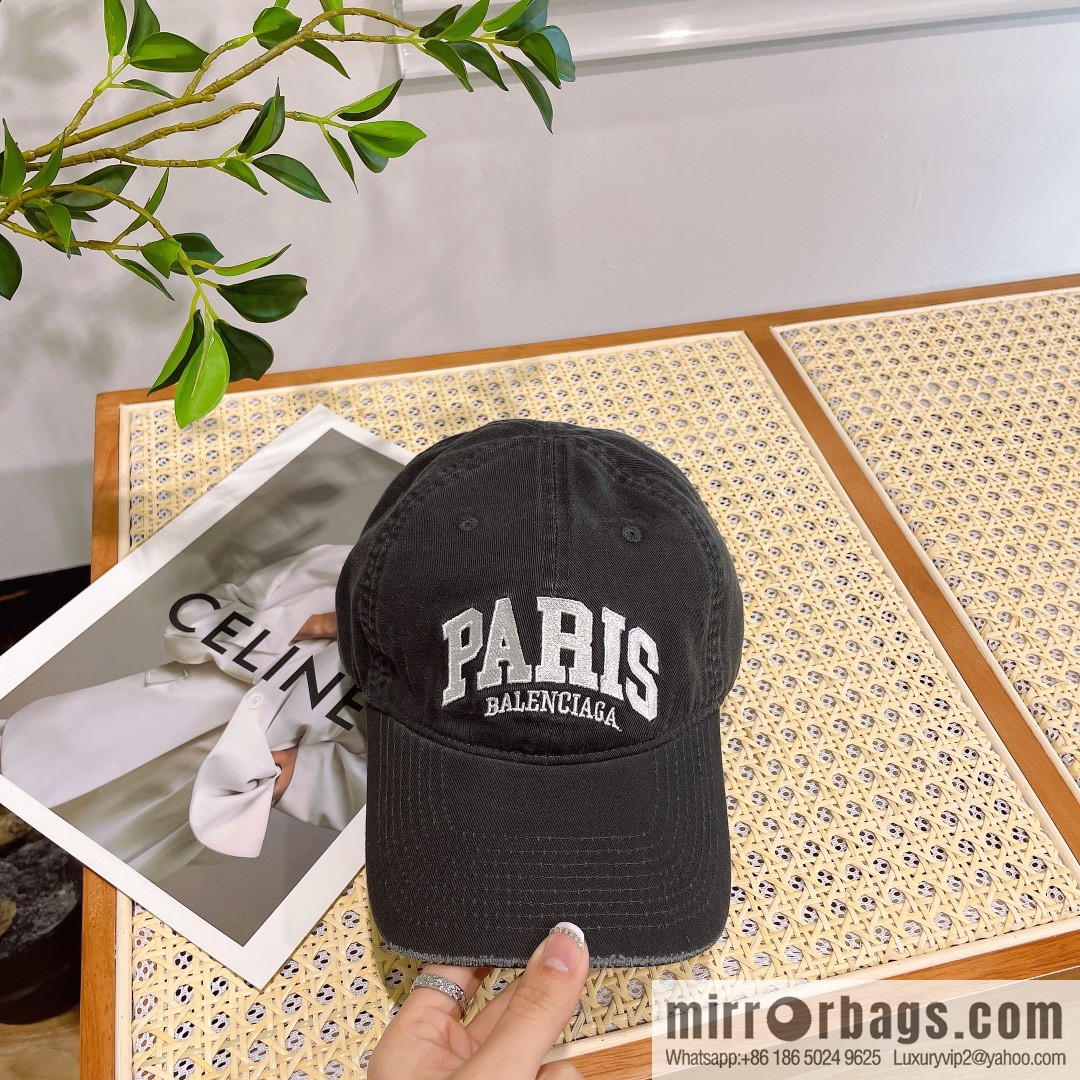 BALENCIAGA Balenciaga's new logo baseball cap
