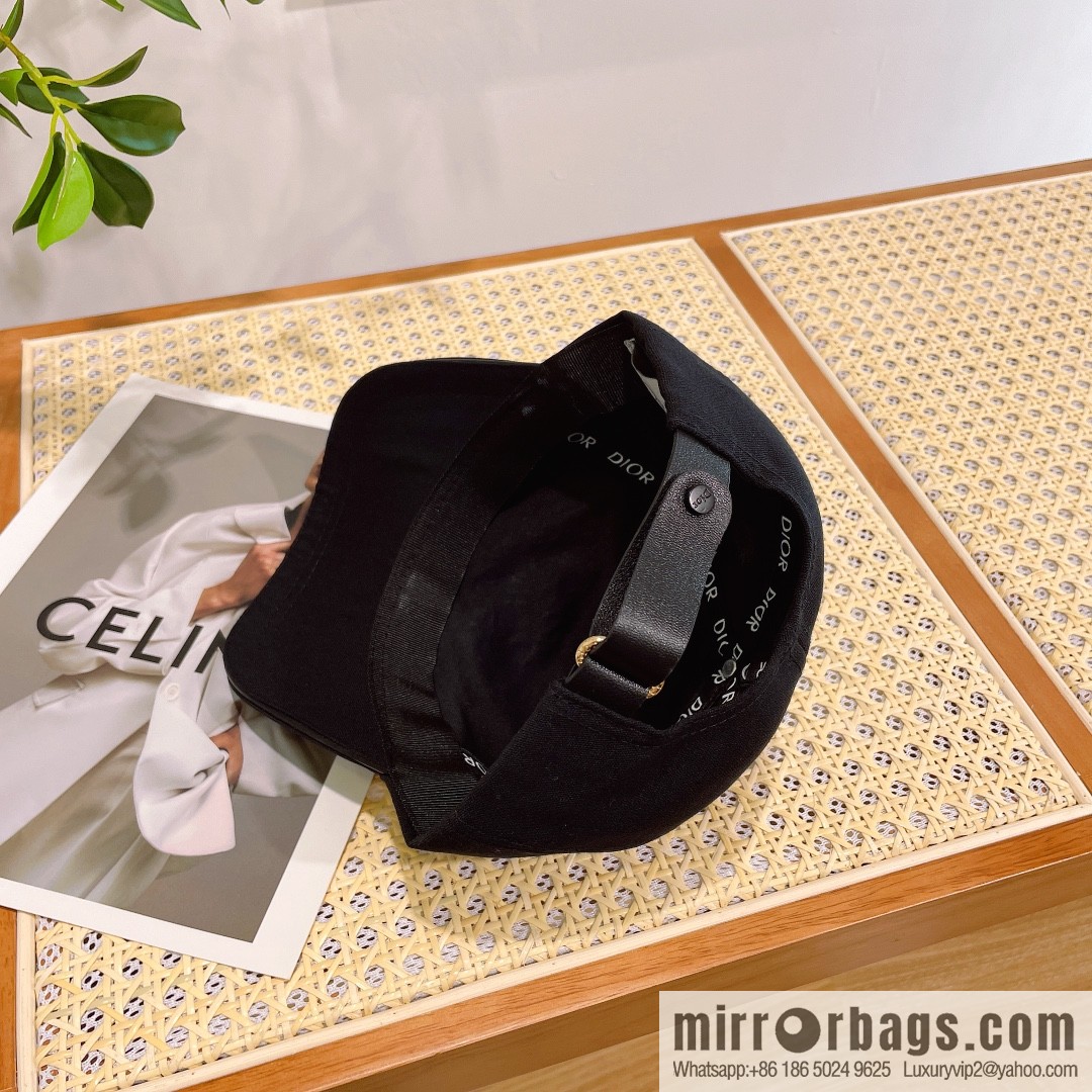 Dior 2023 new walking embroidered baseball cap