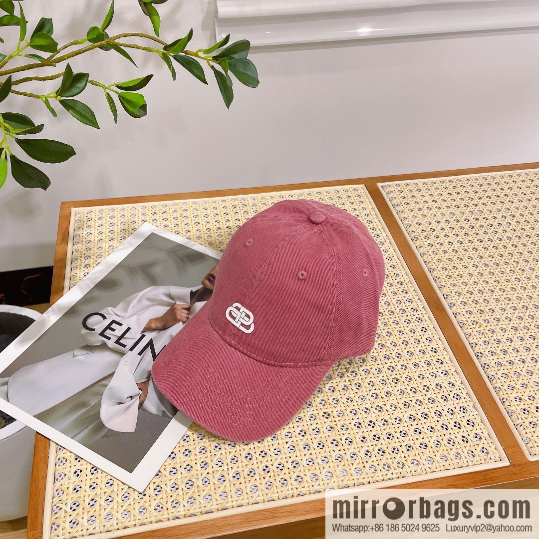 Balenciaga three-dimensional relief unisex baseball cap