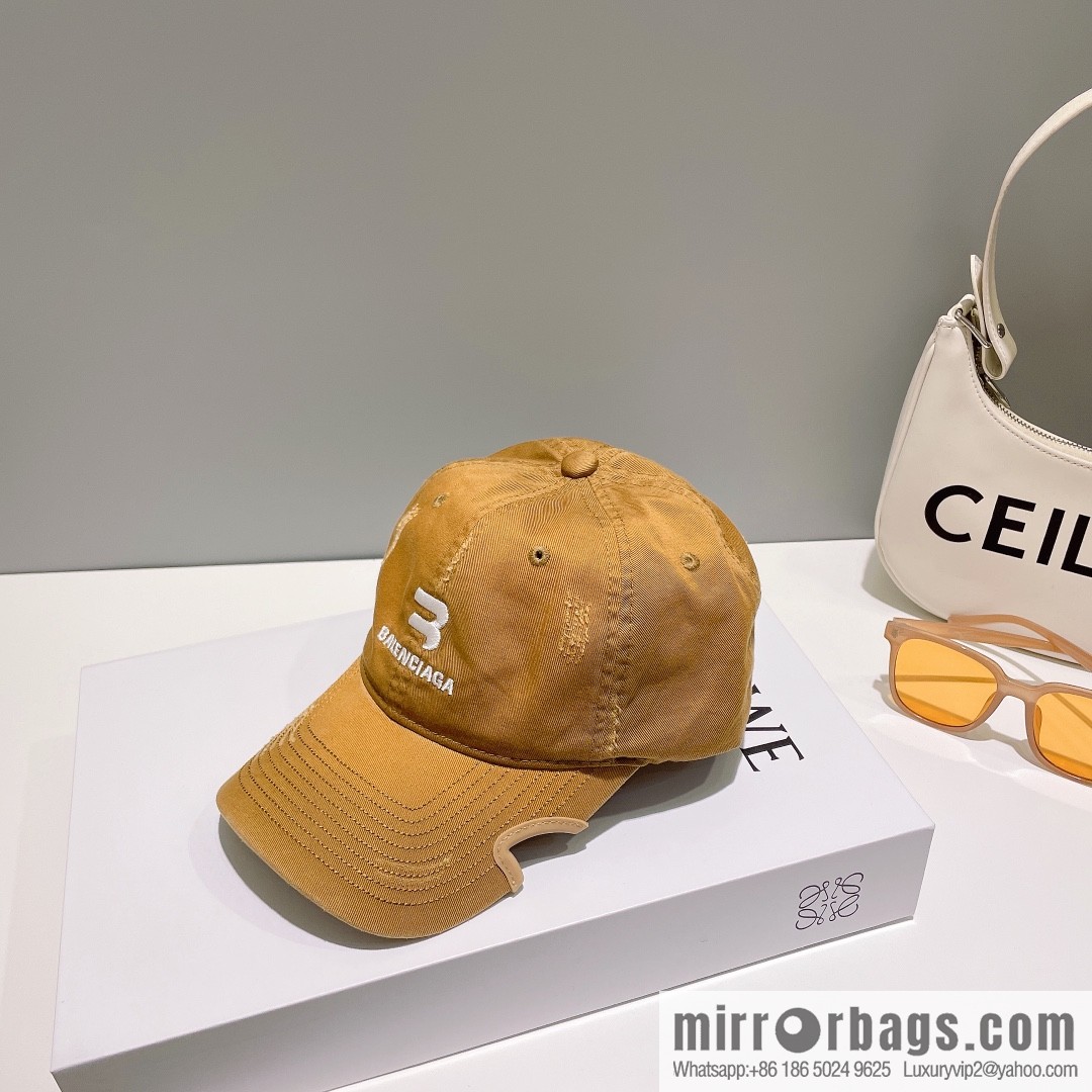 Balenciaga Embroidered letter logo baseball cap
