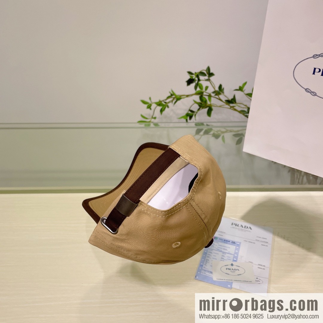 PRADA's new unisex baseball cap