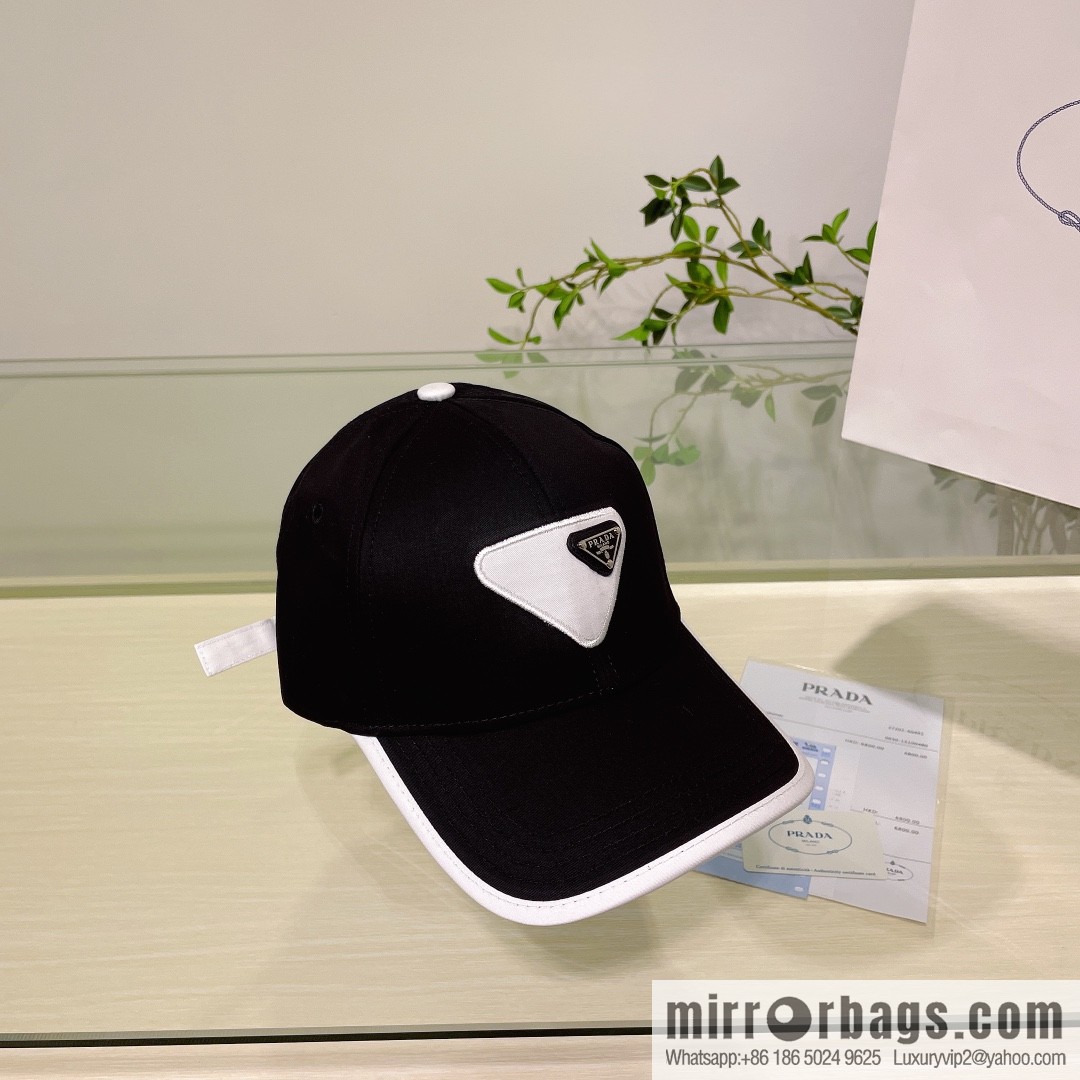 PRADA's new unisex baseball cap