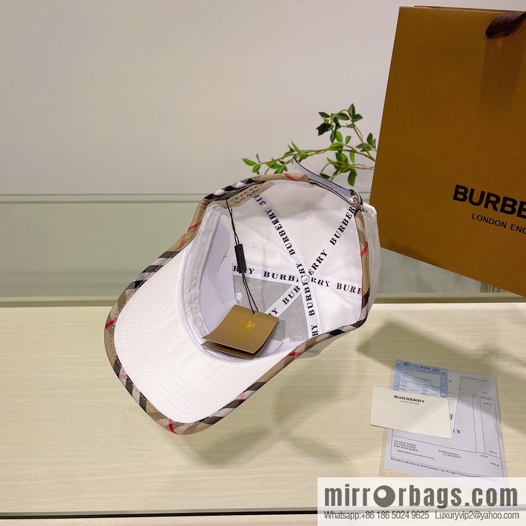 Burberry Burberry three-dimensional embroidery original baseball cap