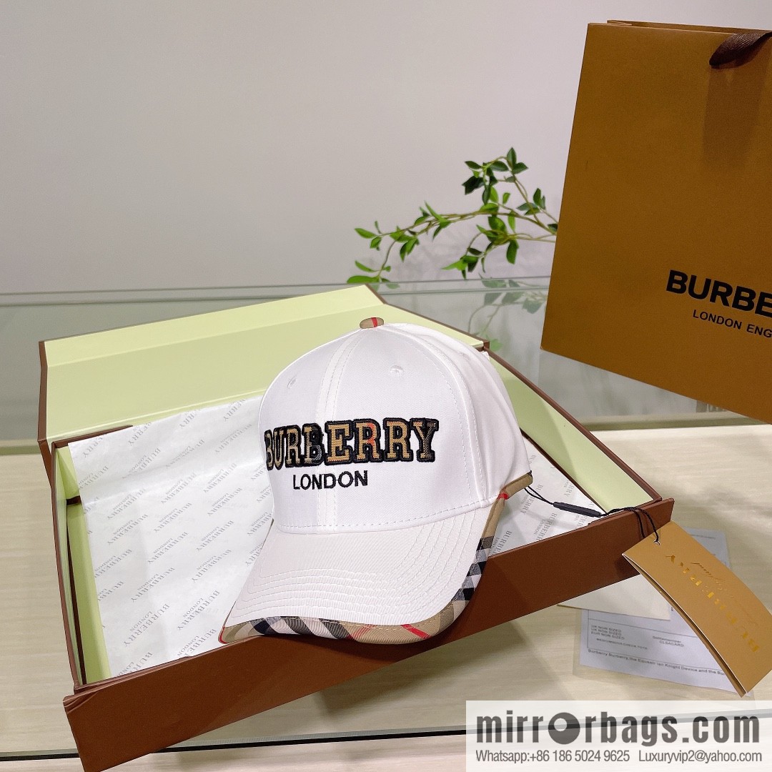Burberry Burberry three-dimensional embroidery original baseball cap
