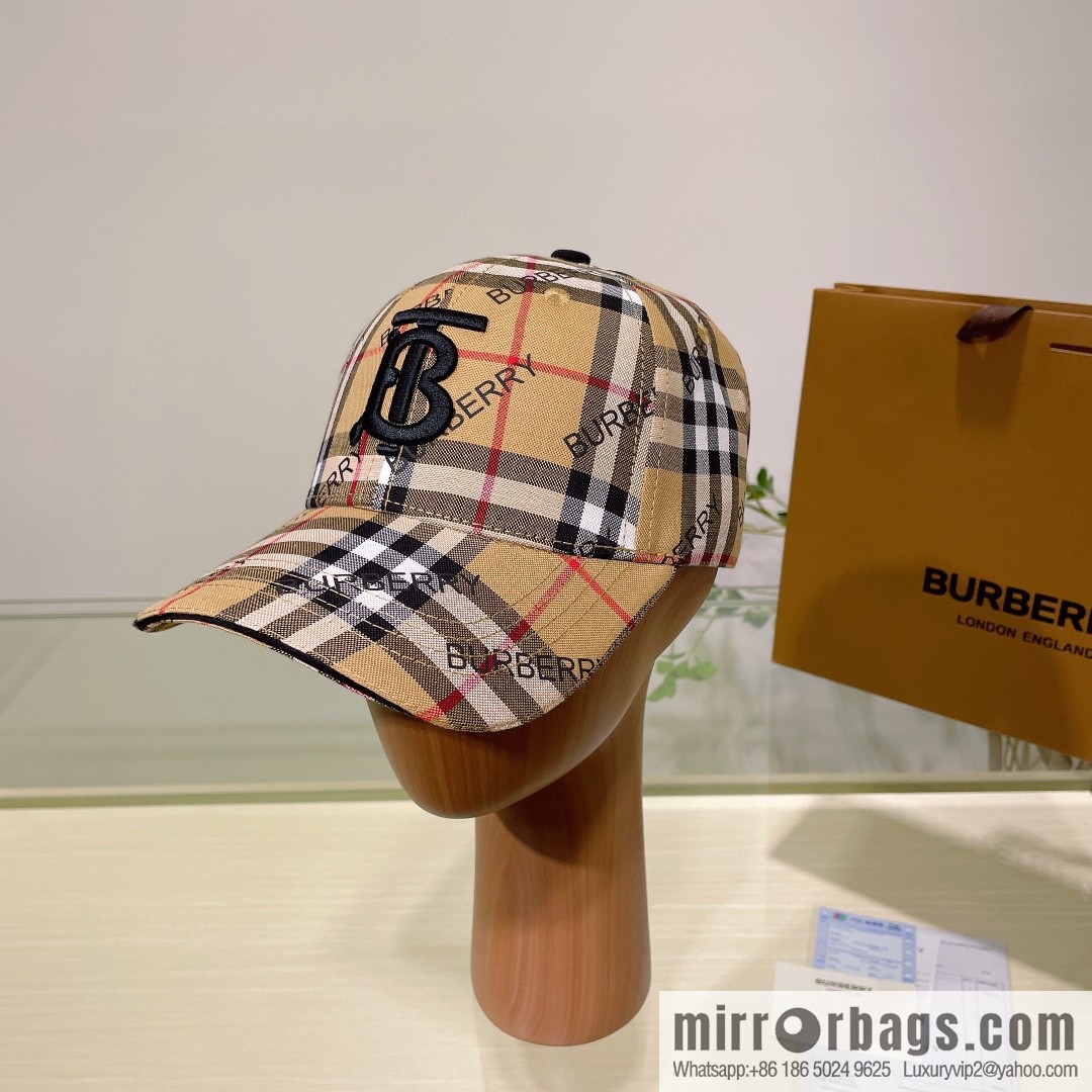 Burberry Burberry three-dimensional embroidery original baseball cap