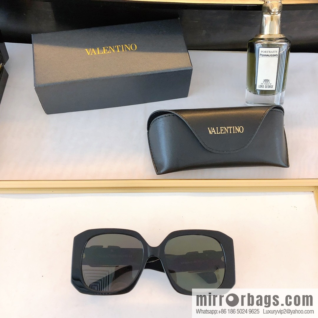 VALENTINO Valentino Large Box Unisex Sunglasses