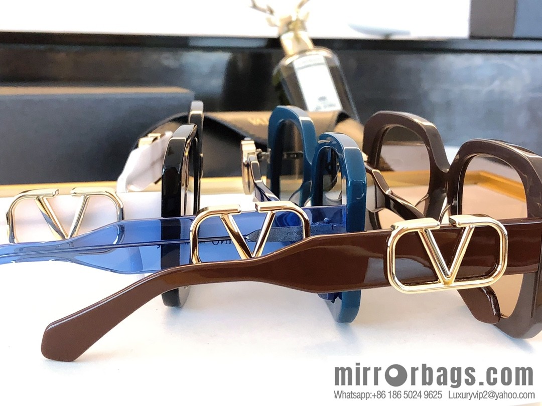 VALENTINO Valentino Large Box Unisex Sunglasses