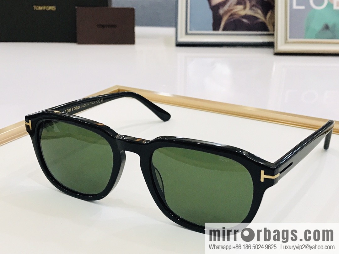 TOM FORD Ultra Light Unisex Sunglasses