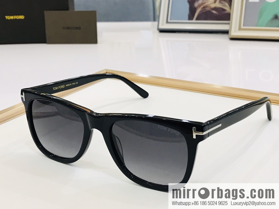 TOM FORD Ultra Light Unisex Sunglasses