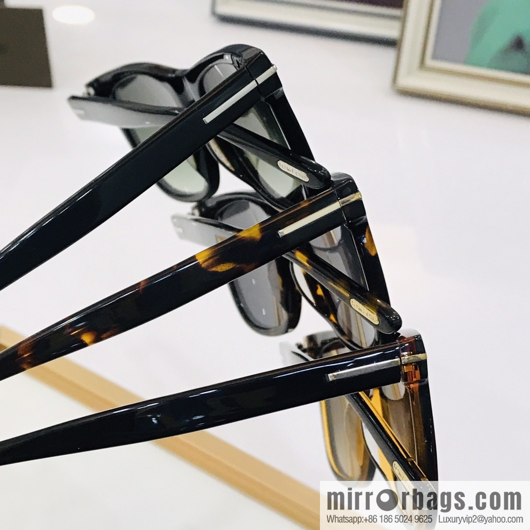 TOM FORD Ultra Light Unisex Sunglasses