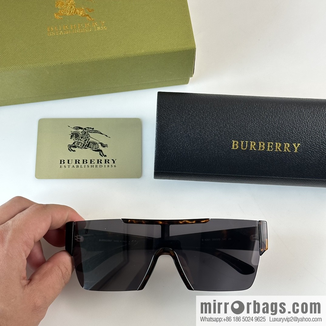 Burberry Burberry Men's and Women's One-piece Sunglasses