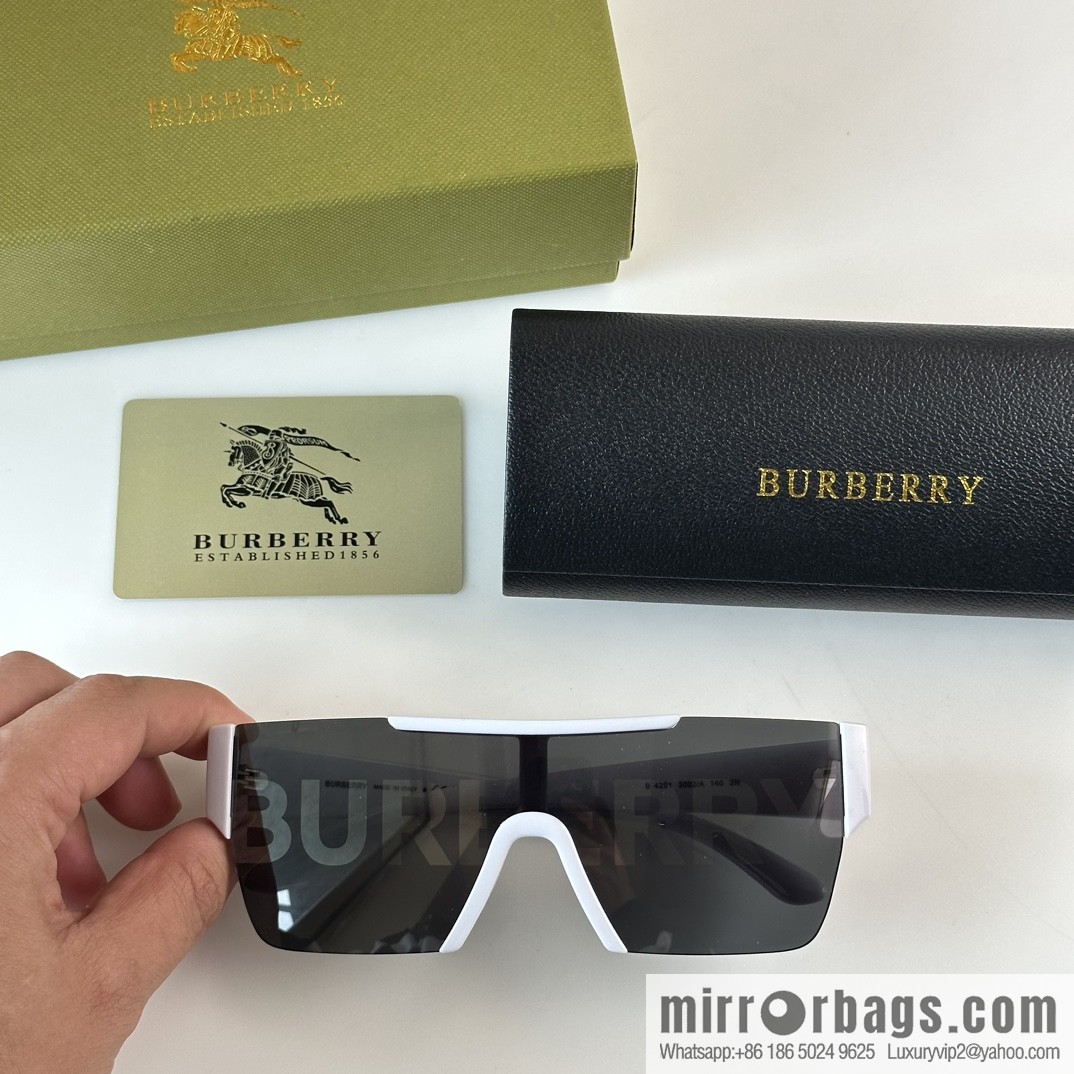 Burberry Burberry Men's and Women's One-piece Sunglasses
