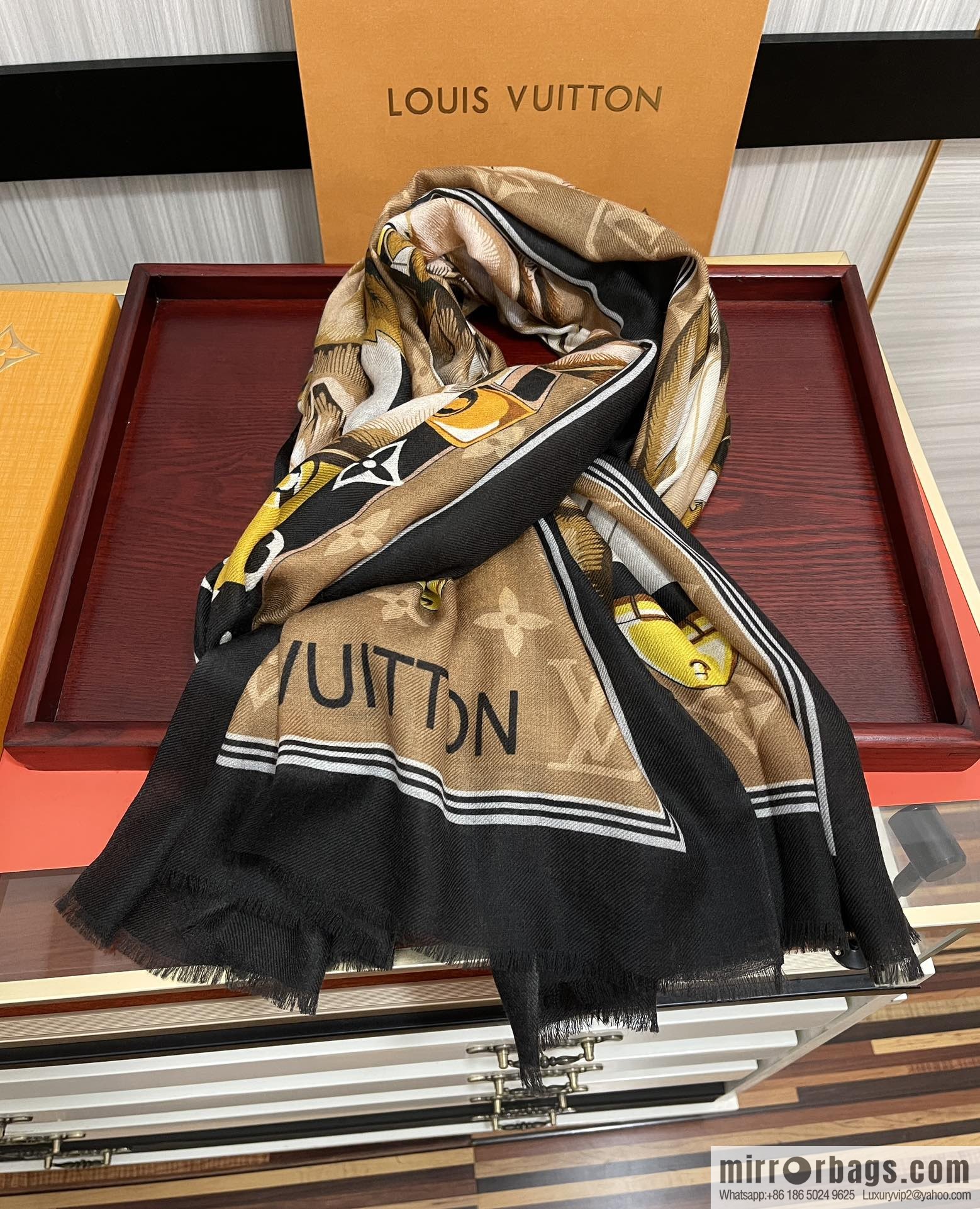 LV Louis Vuitton double-sided ring velvet long towel