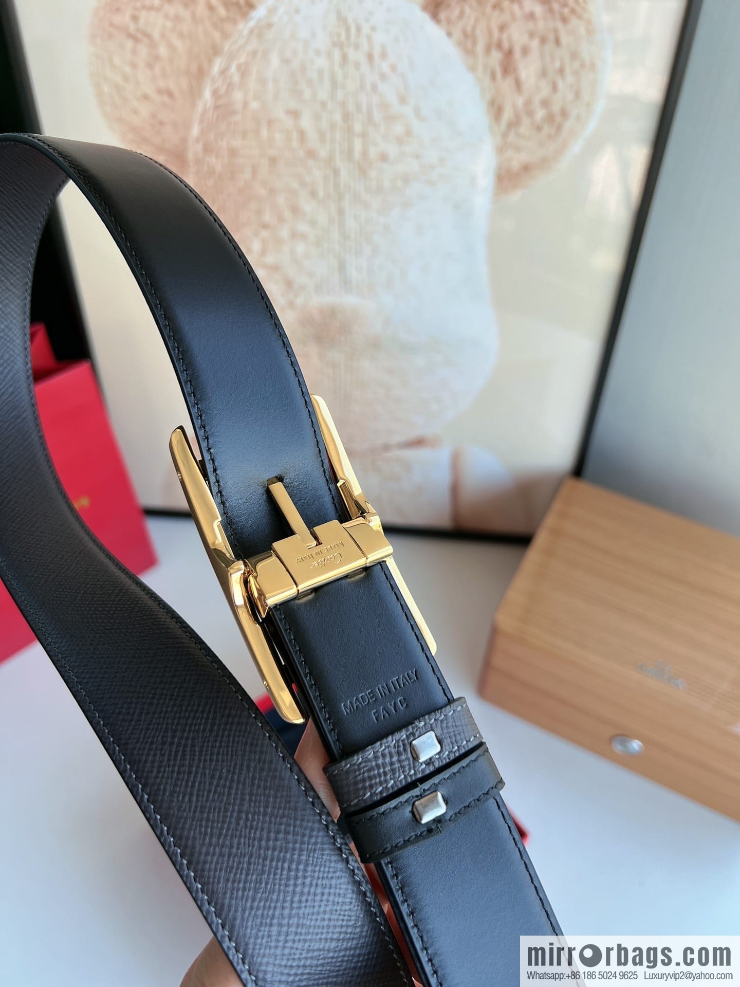 Cartier, double-sided men's belt in textured grey cowhide