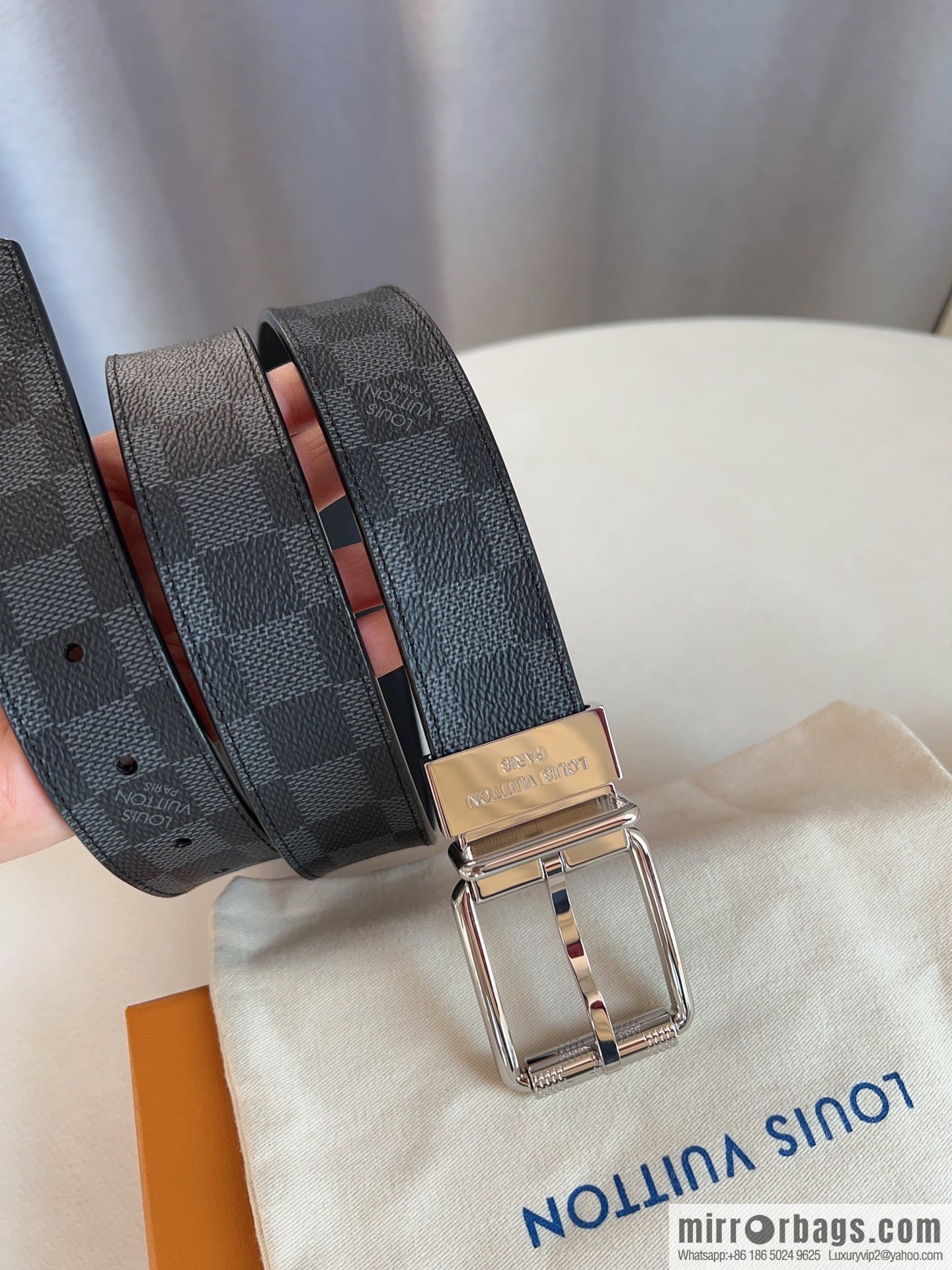 LV/Louis Vuitton, cowhide-lined men's 35mm belt