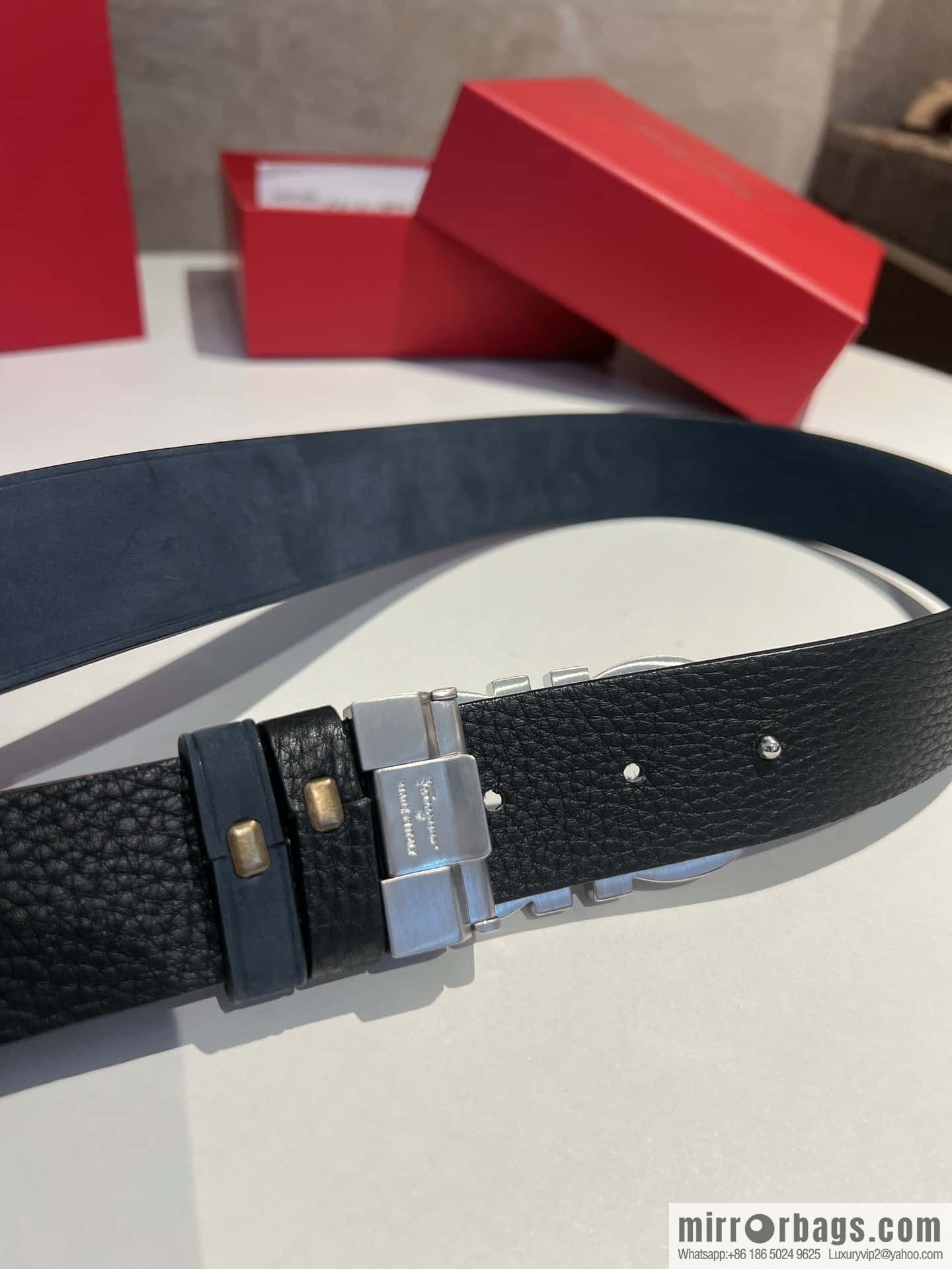 Ferragamo Ferragamo, imported suede and lychee double-sided adjustable belt 3.5cm