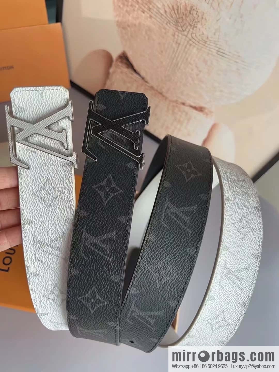 LV Initiales Double Sided Belt 4.0CM