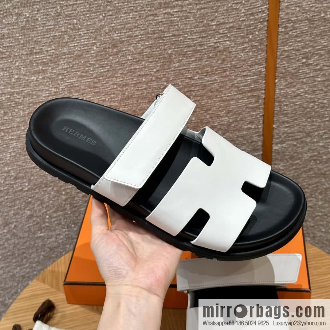 HERMES 180 CHYPRE SANDAL uncle shoes, lambskin/Natural lambskin lininh white/01/Blanc
