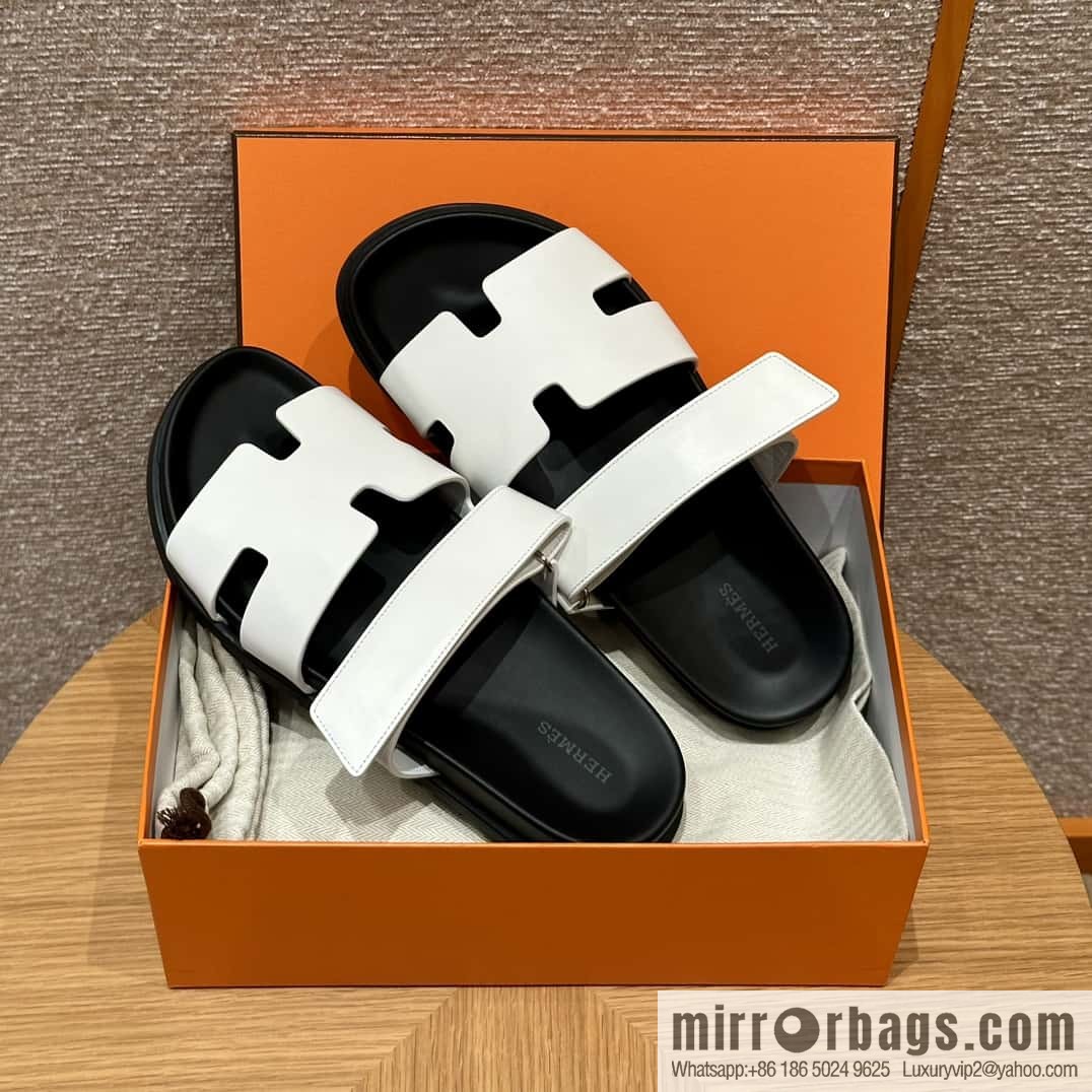 HERMES 180 CHYPRE SANDAL uncle shoes, lambskin/Natural lambskin lininh white/01/Blanc