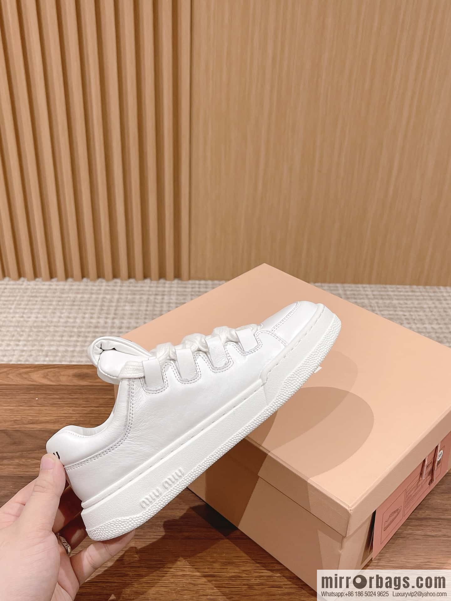 MIUMIU Miao Miao 2023 new American dirty shoes, the latest catwalk sports little white shoes in early spring