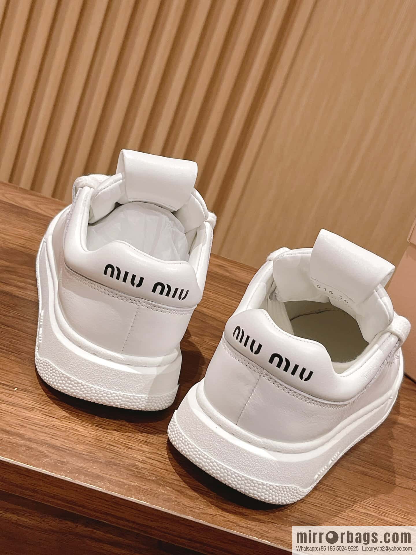 MIUMIU Miao Miao 2023 new American dirty shoes, the latest catwalk sports little white shoes in early spring