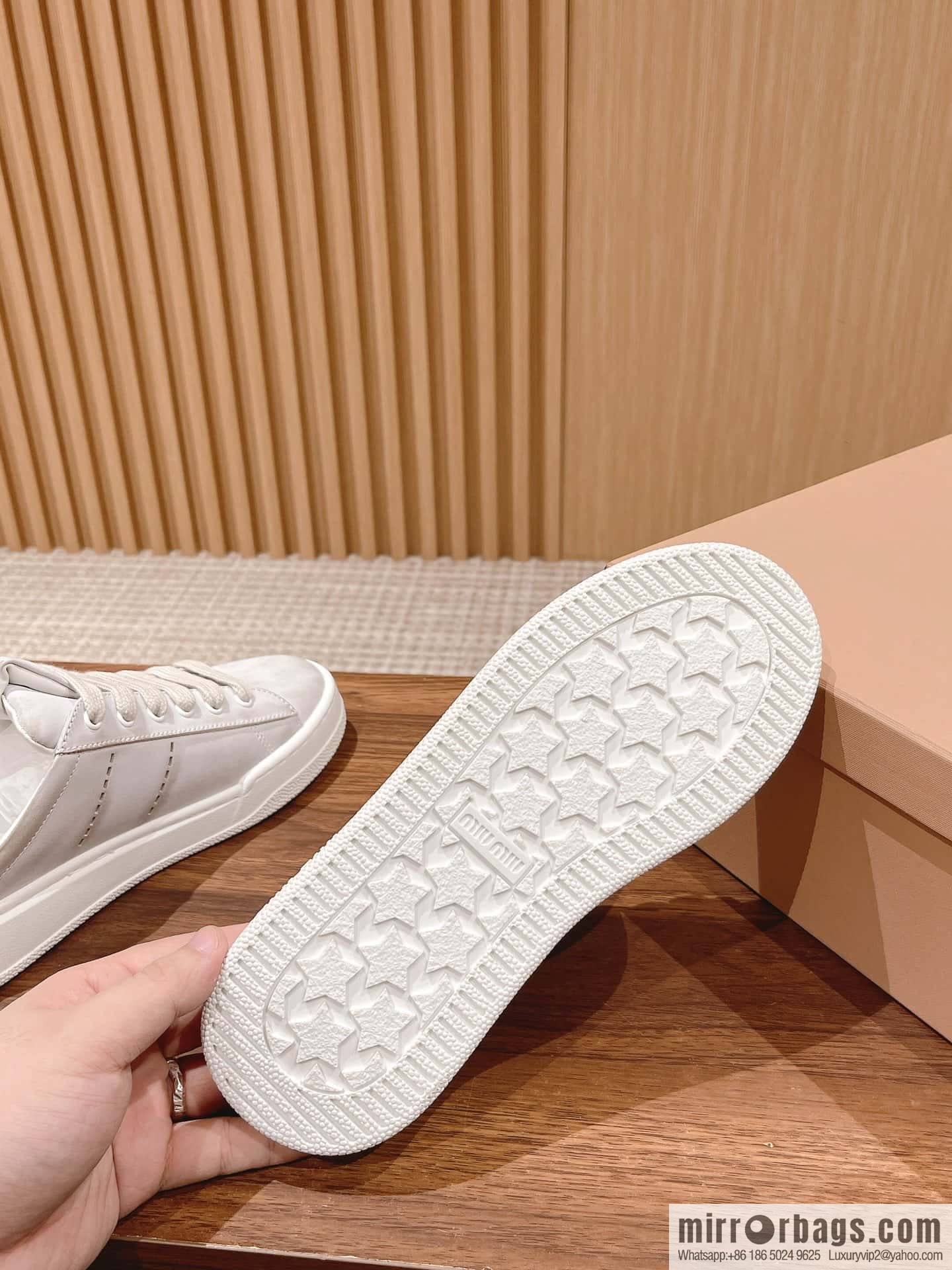 MIUMIU Miao Miao 2023 new American dirty shoes, the latest catwalk sports little white shoes in early spring