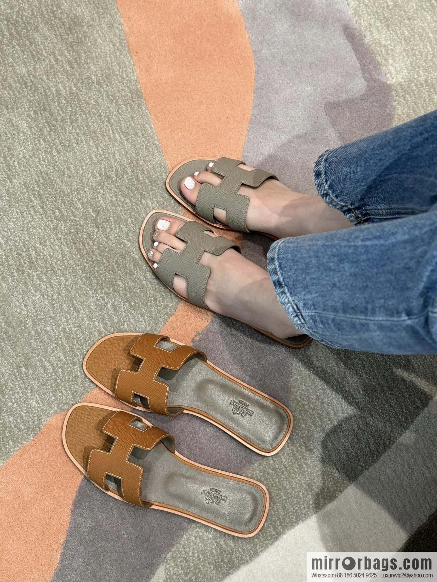 HERMES 181 Oran Slippers M8/Gris Asphalte/Asphalt Grey Epsom/Palmprint