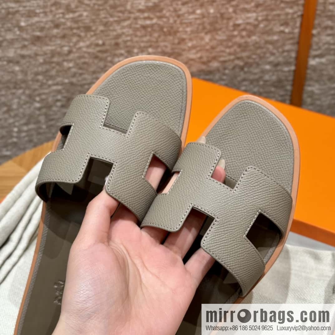 HERMES 181 Oran Slippers M8/Gris Asphalte/Asphalt Grey Epsom/Palmprint
