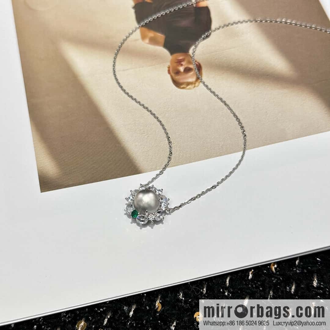 ❗️New ❗️ ☀️ color treasure three red diamond foam jade necklace ☀️