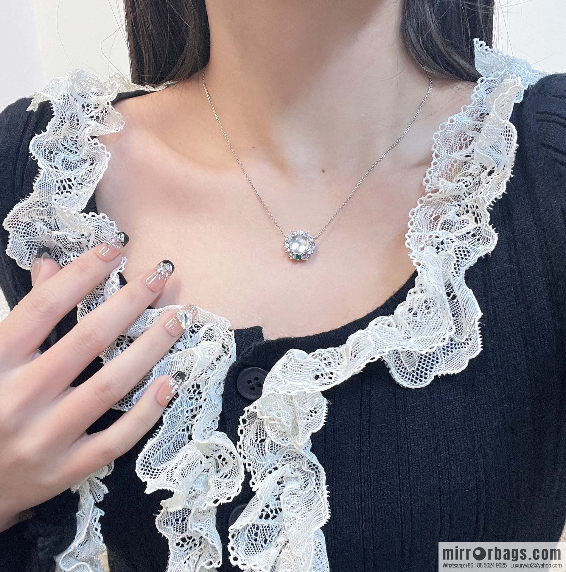 ❗️New ❗️ ☀️ color treasure three red diamond foam jade necklace ☀️