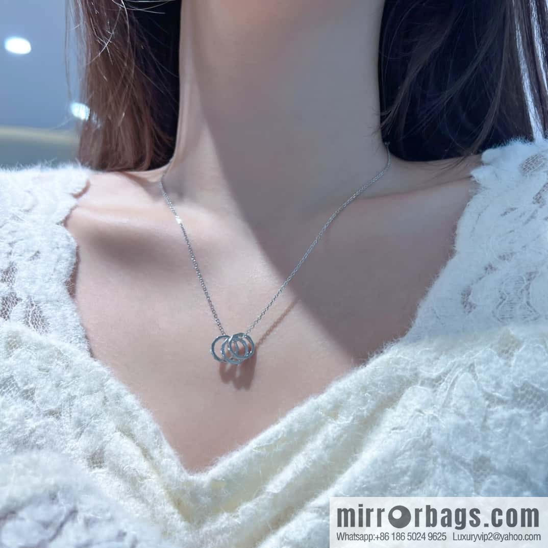 GRAFF Graff three-ring necklace