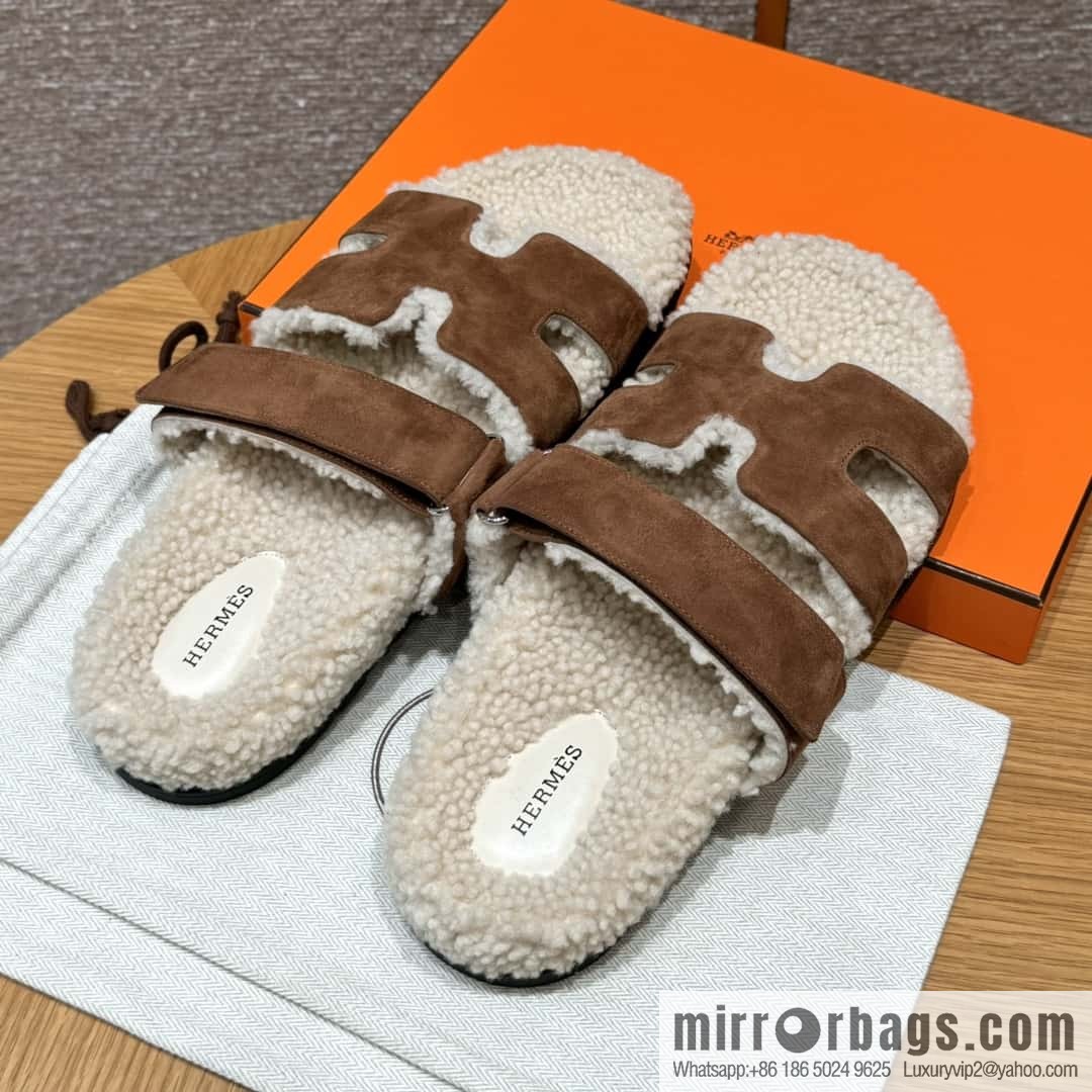 HERMES 180 Chypre men's lamb wool, smoked brown/Brun Fume suede/Chamois/woolskin