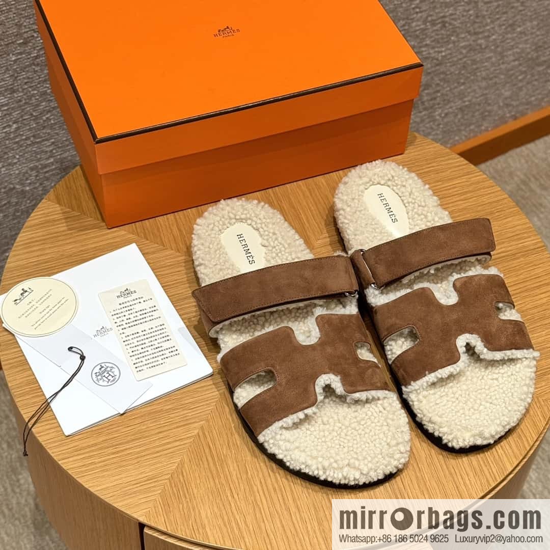 HERMES 180 Chypre men's lamb wool, smoked brown/Brun Fume suede/Chamois/woolskin