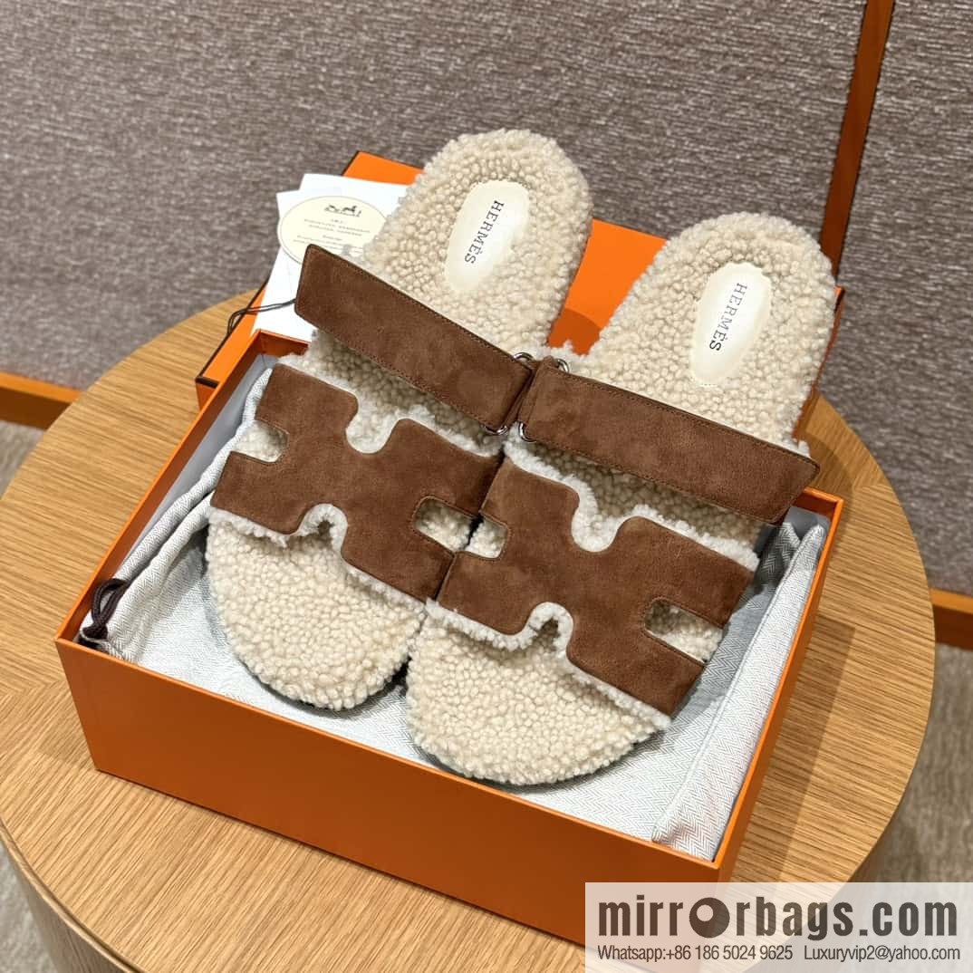 HERMES 180 Chypre men's lamb wool, smoked brown/Brun Fume suede/Chamois/woolskin