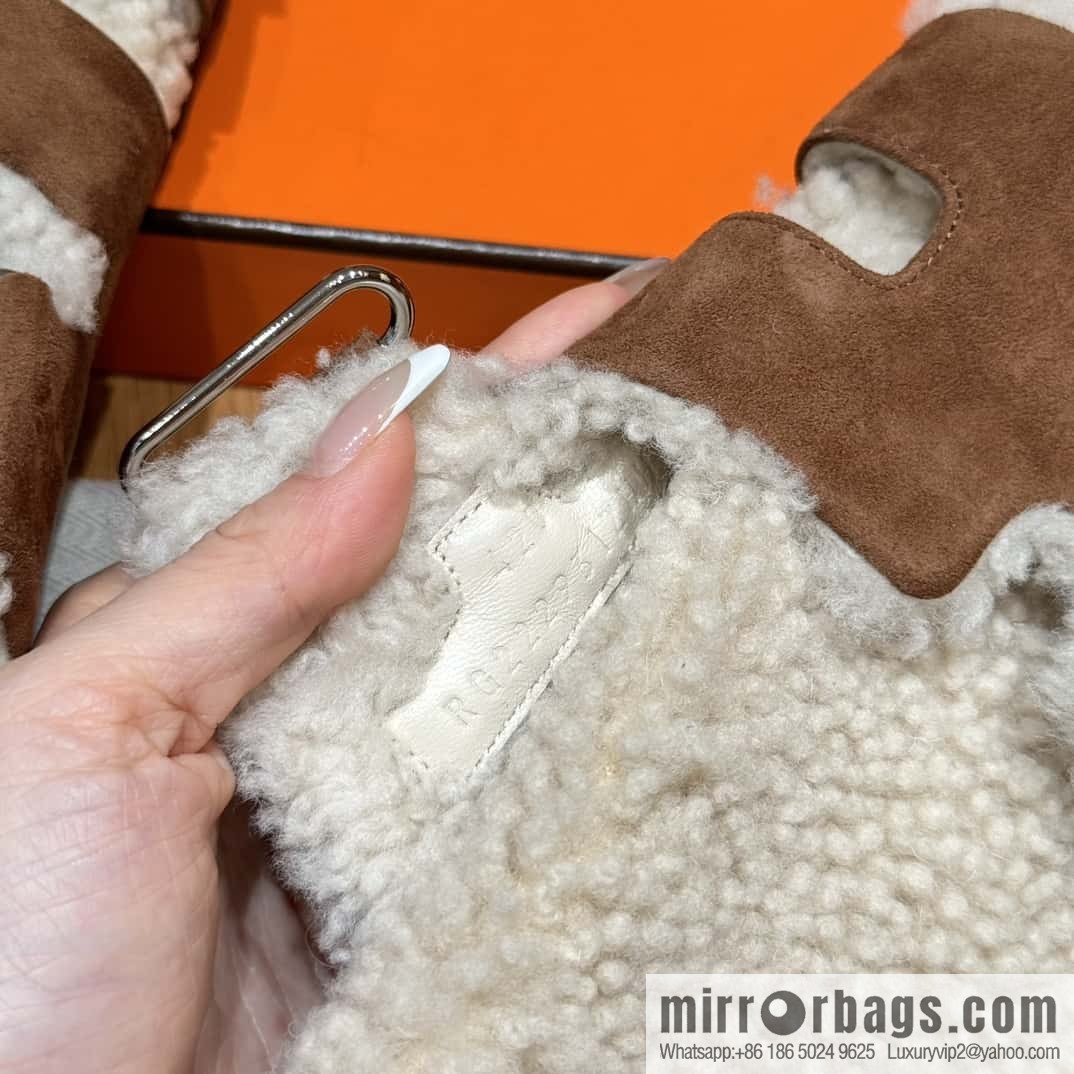 HERMES 180 Chypre men's lamb wool, smoked brown/Brun Fume suede/Chamois/woolskin