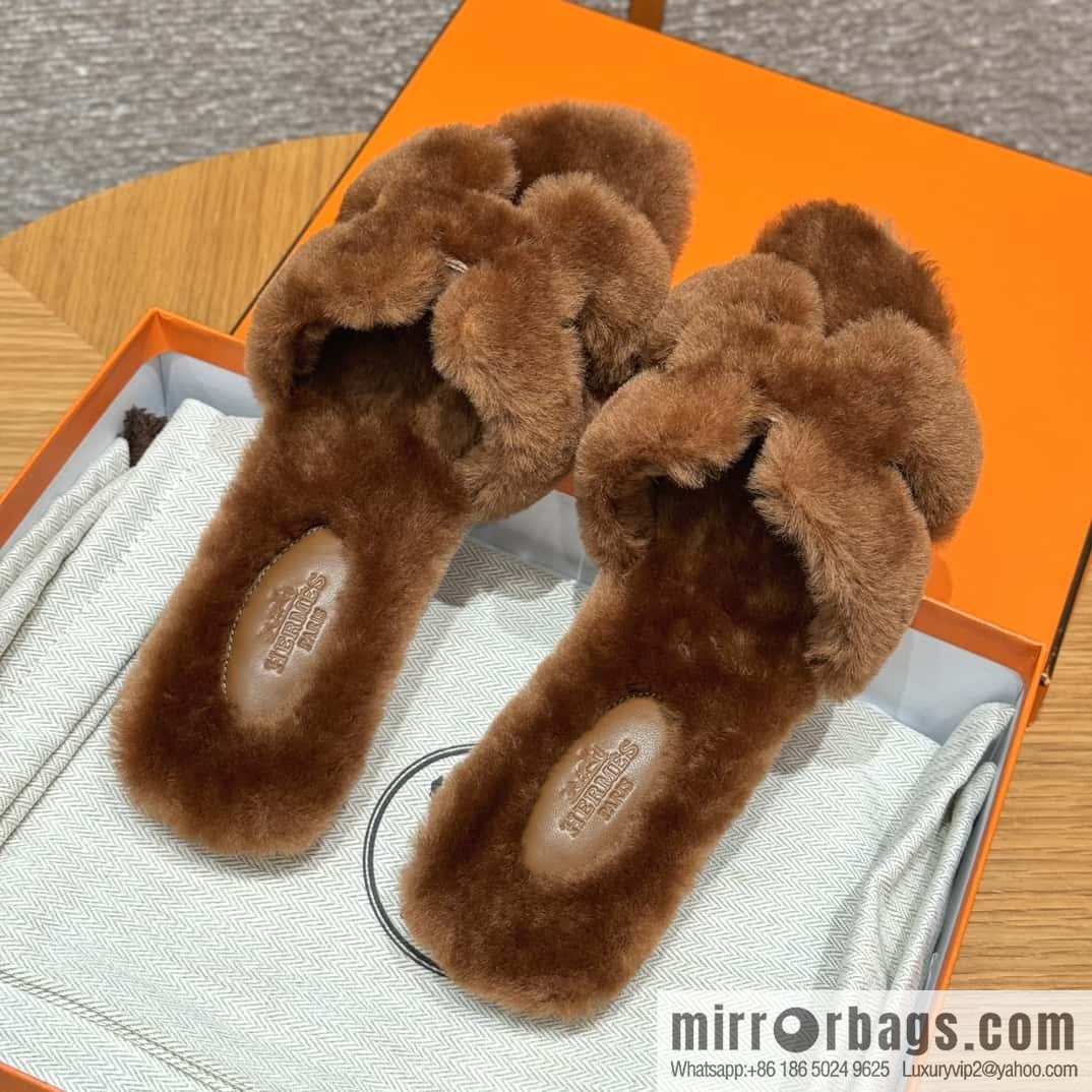 HERMES 181 Oran sandals, natural/Naturel/woolskin