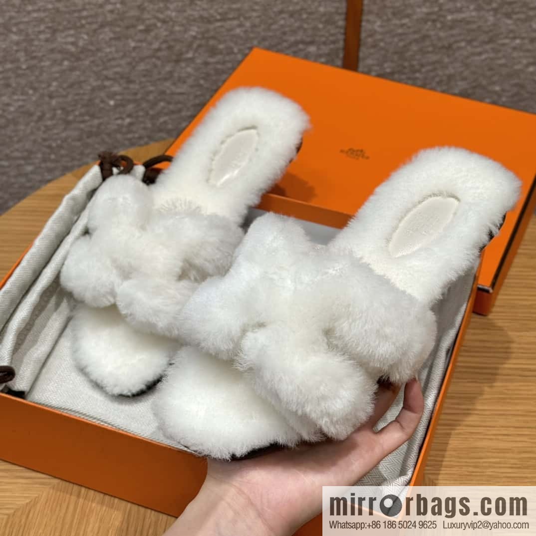 HERMES 181 Oran sandals, pure white/Blanc wool/woolskin