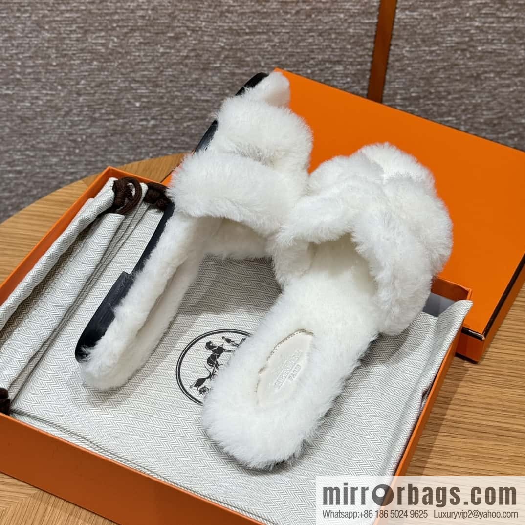 HERMES 181 Oran sandals, pure white/Blanc wool/woolskin