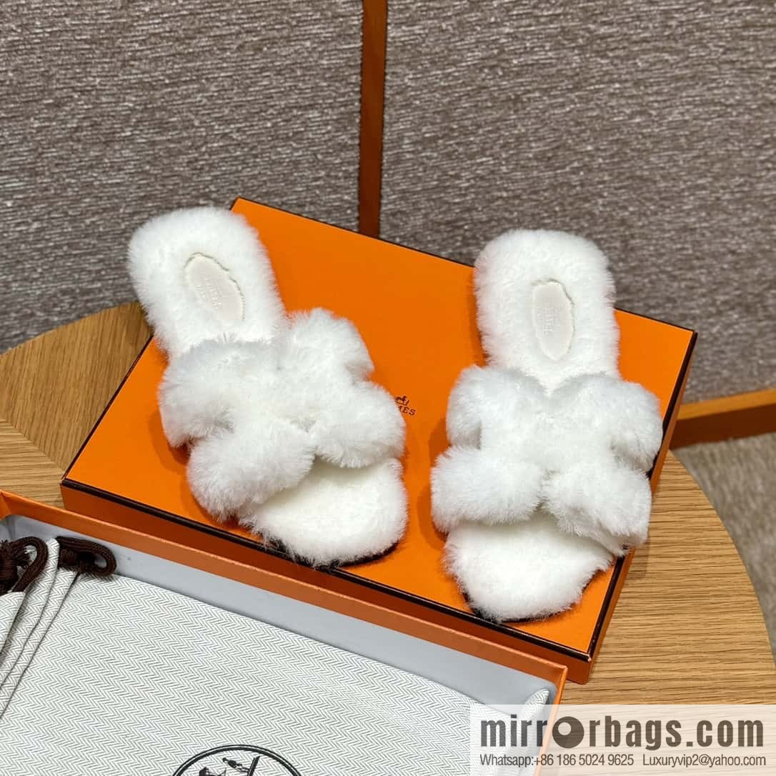 HERMES 181 Oran sandals, pure white/Blanc wool/woolskin