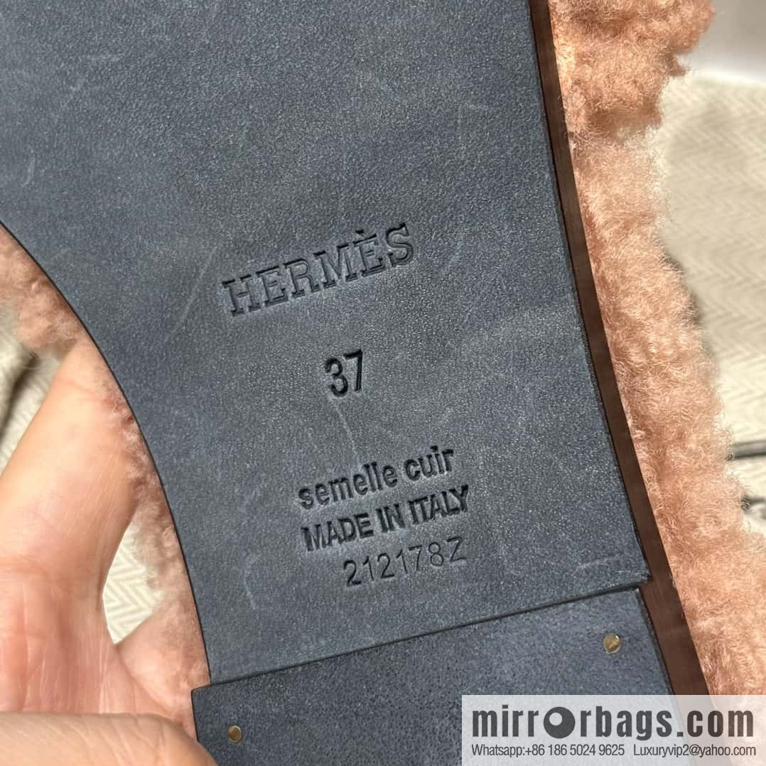 HERMES 181 Oran sandals, Naked pink/woolskin