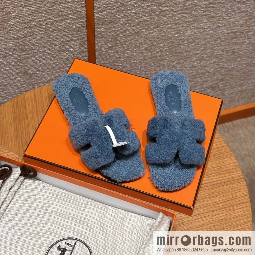 HERMES 181 Oran sandals, blue/Blue woolskin