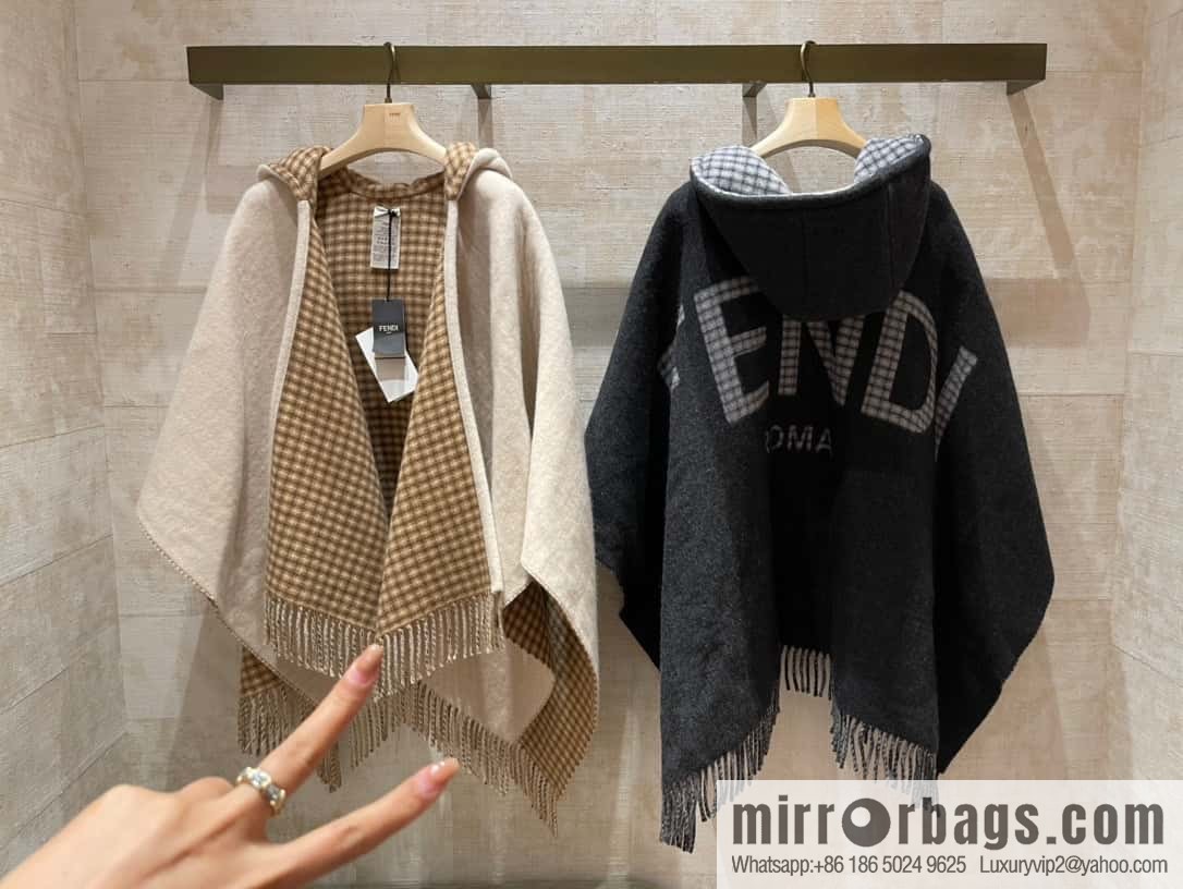 • Jacket cape ▪️ cream