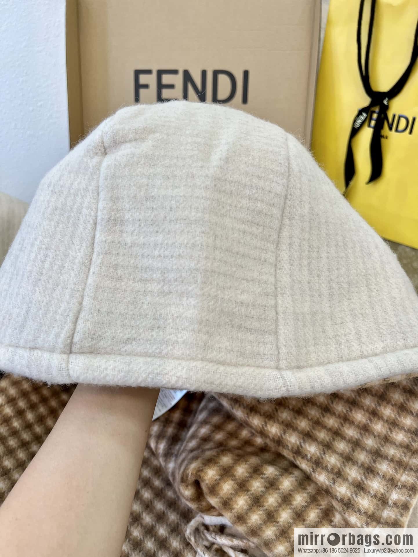 • Jacket cape ▪️ cream