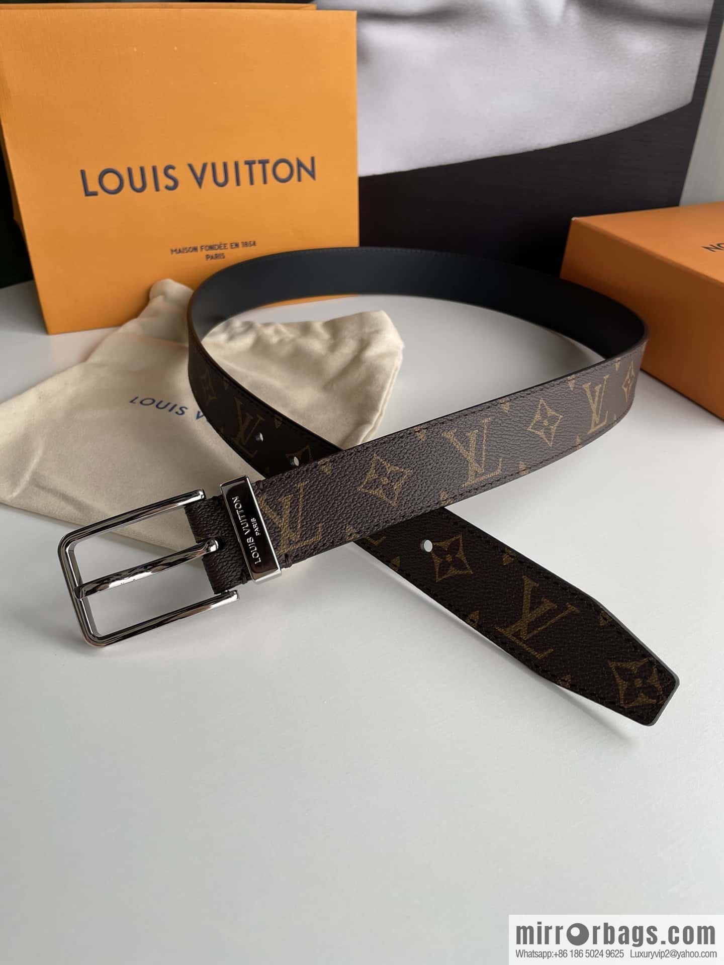 LV -35mm wide calfskin belt