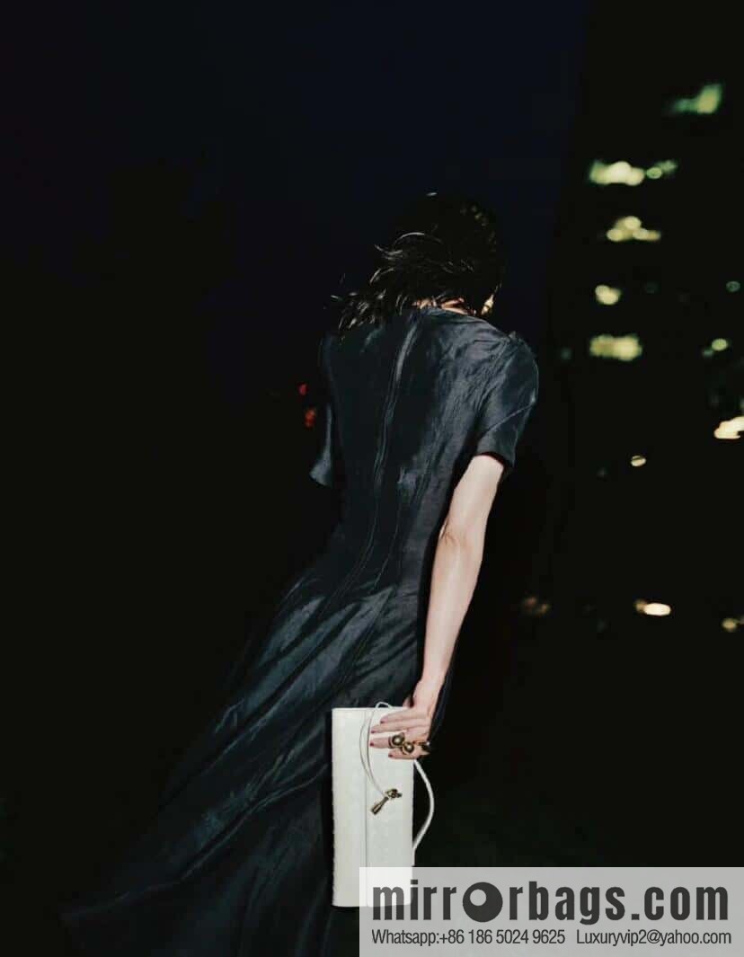 BV Andiamond Clutch 741511 White