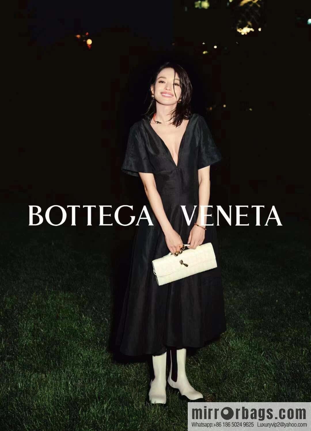 BV Andiamond Clutch 741511 White