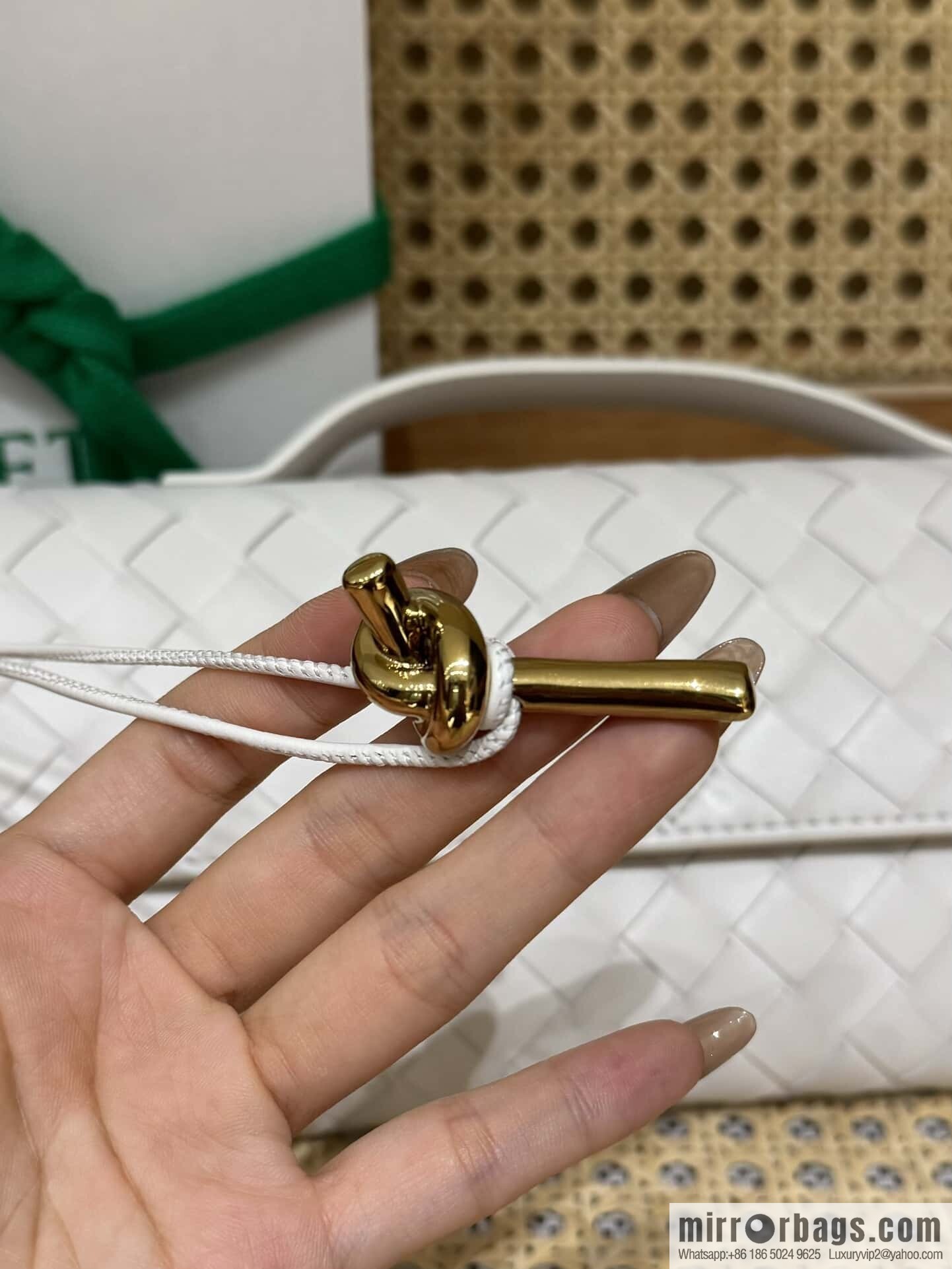 BV Andiamond Clutch 741511 White