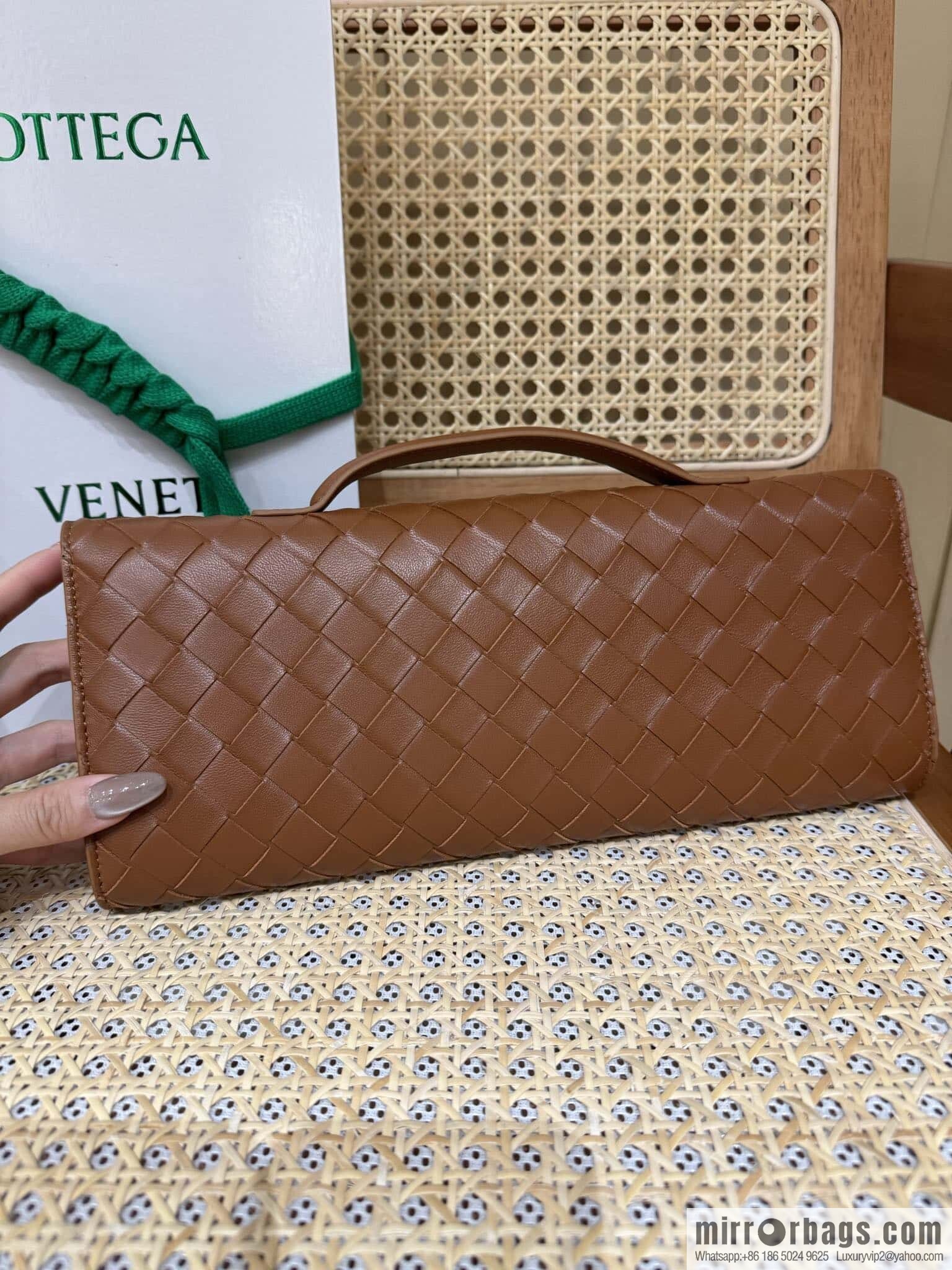 BV Andiamond Clutch 741511 Amber