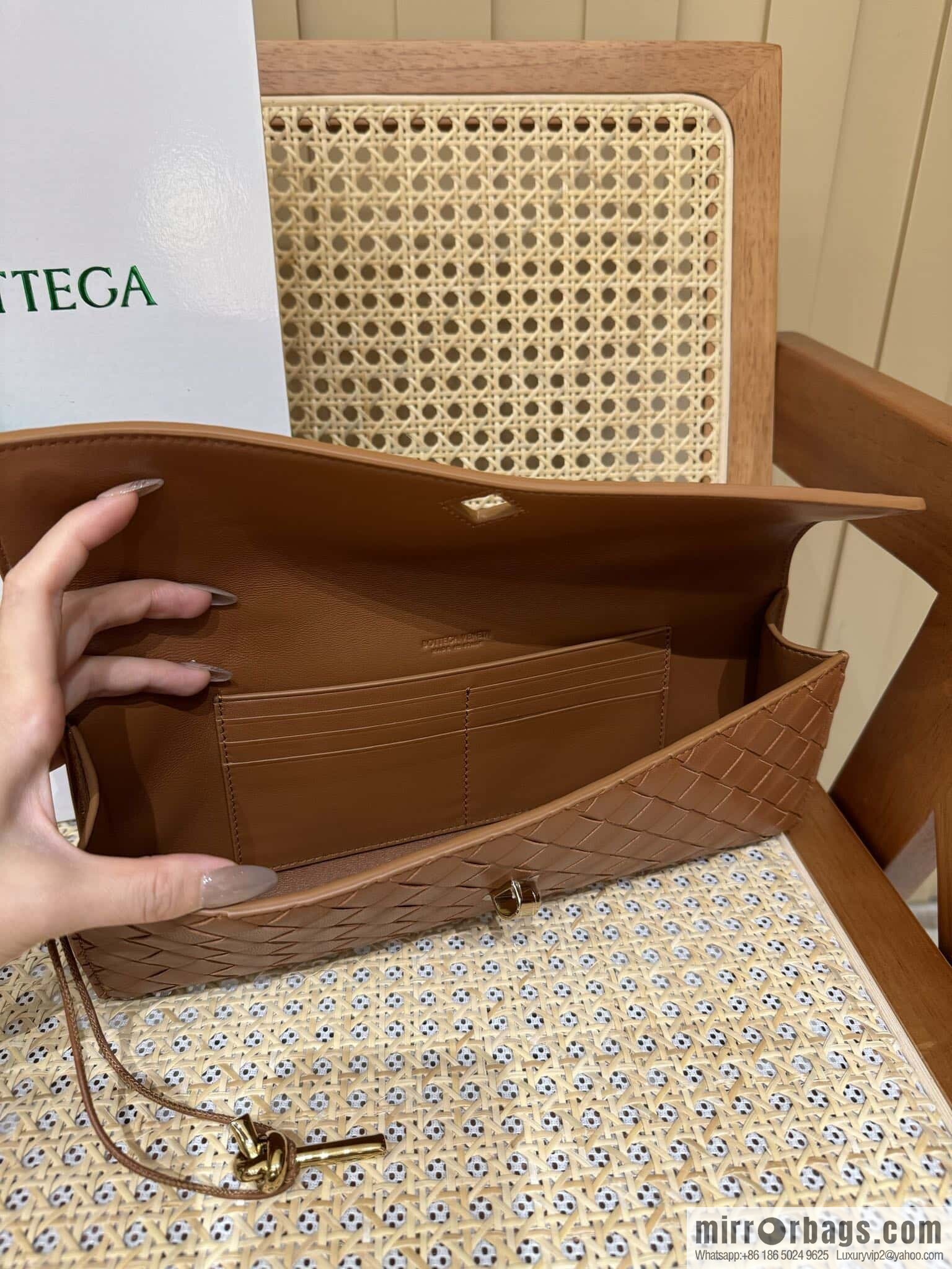 BV Andiamond Clutch 741511 Amber